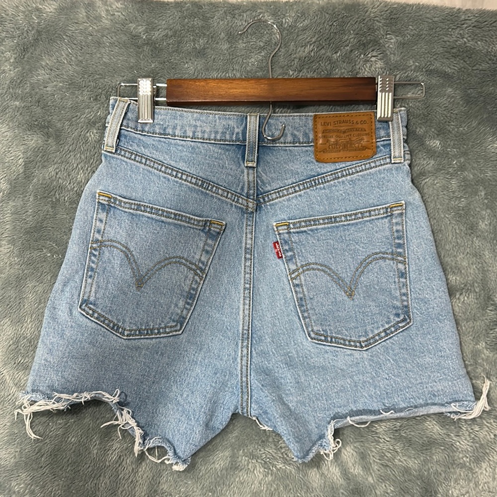 Levi’s size 26 light blue denim jean short